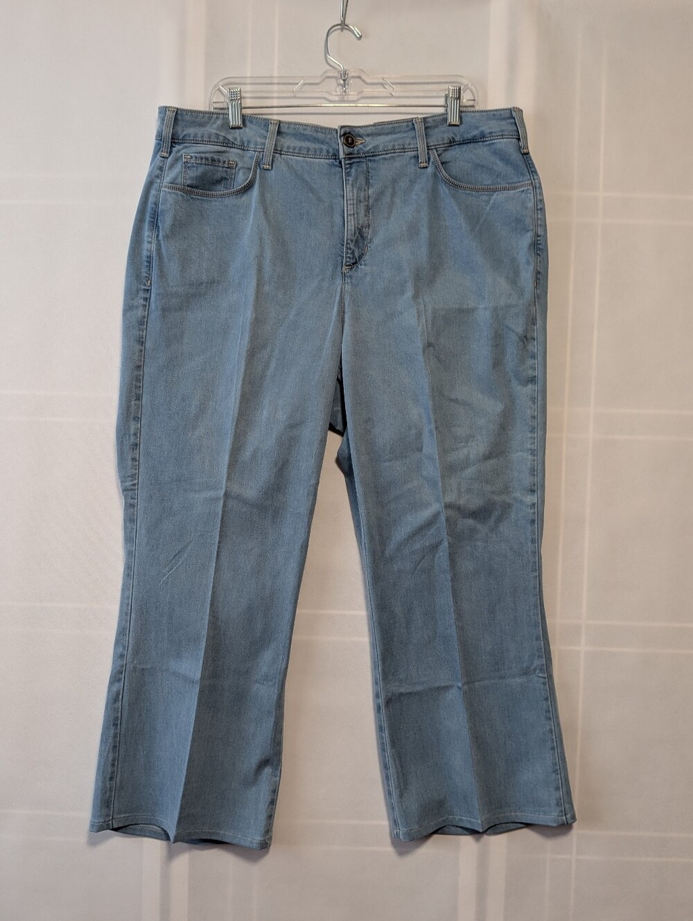 NYDJ Claire Trouser is a tailored, wide-leg or trouser-cut denim Size 18W